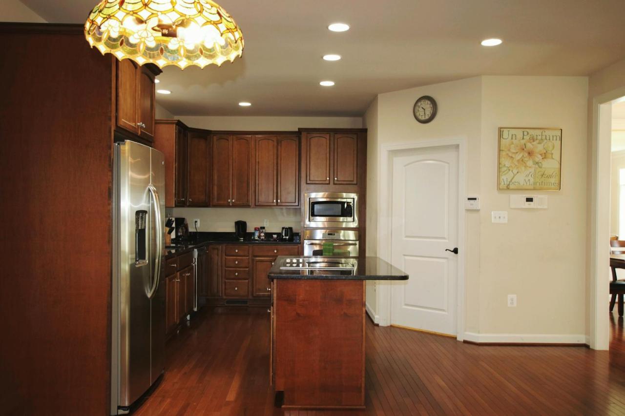 Luxury Villa And Apartments Fairfax Exterior foto