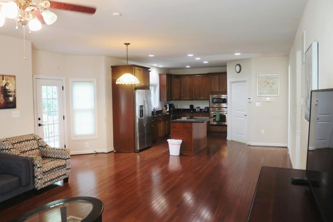 Luxury Villa And Apartments Fairfax Exterior foto