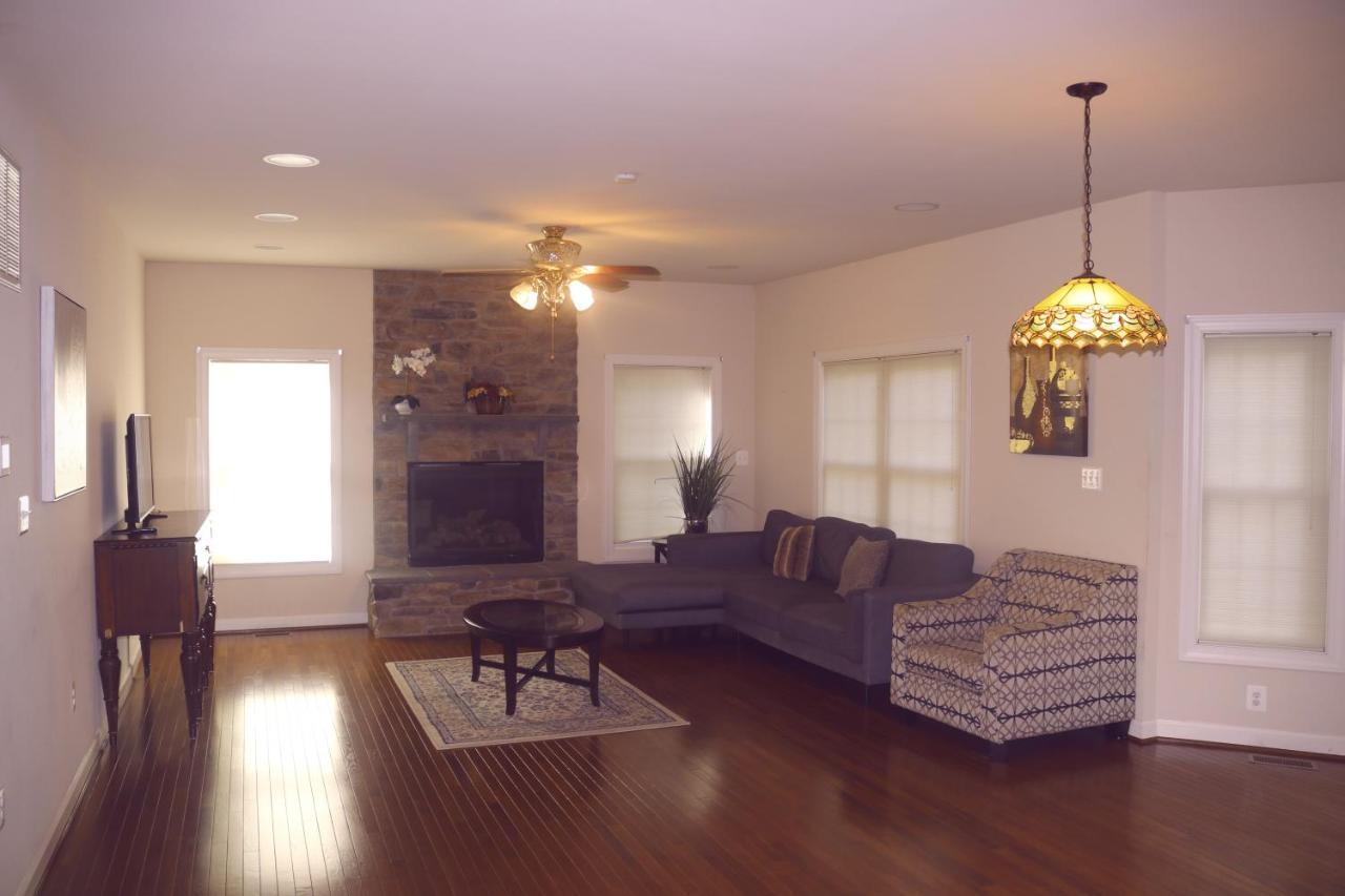 Luxury Villa And Apartments Fairfax Exterior foto