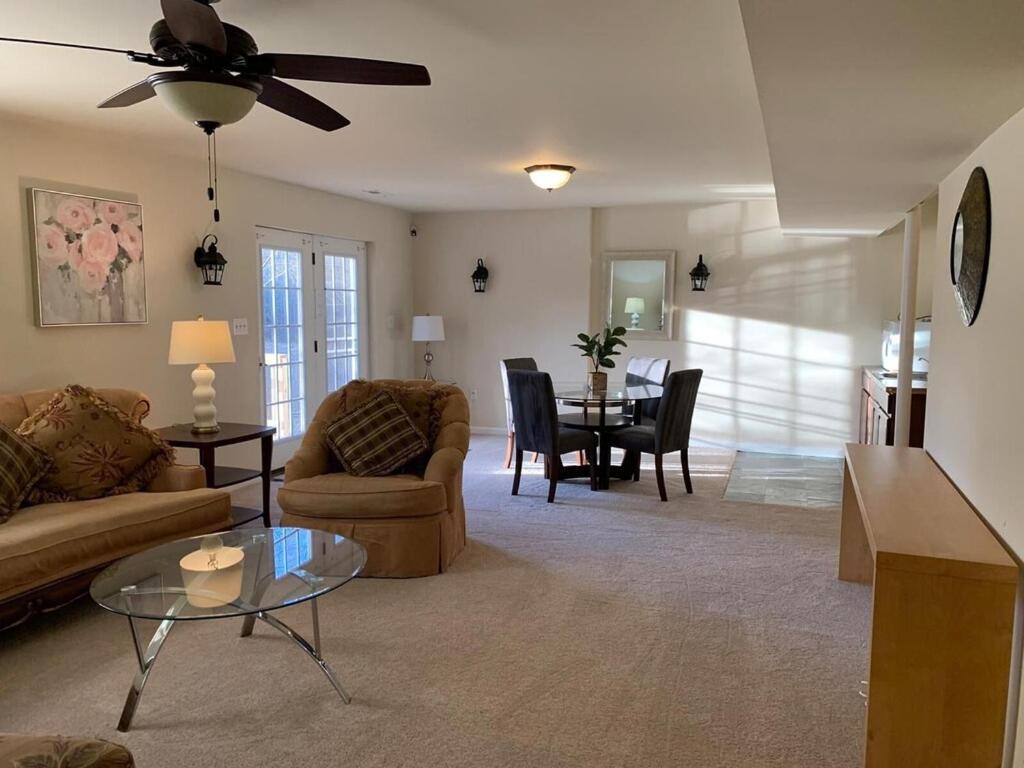 Luxury Villa And Apartments Fairfax Exterior foto